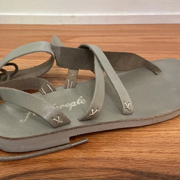 Free People Vacation Day Wrap Sandals Light Grey Leather Size 37 EU 7 US - Picture 8 of 13